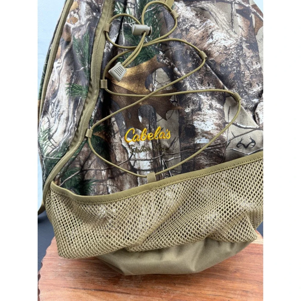 Cabelas Stalker Sling Backpack Mens OS Camo RealTree Hunting Fishing Bag